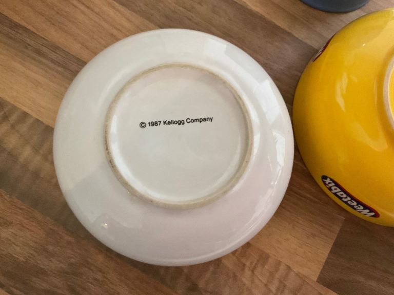 Vintage collectables breakfast bowls and mug