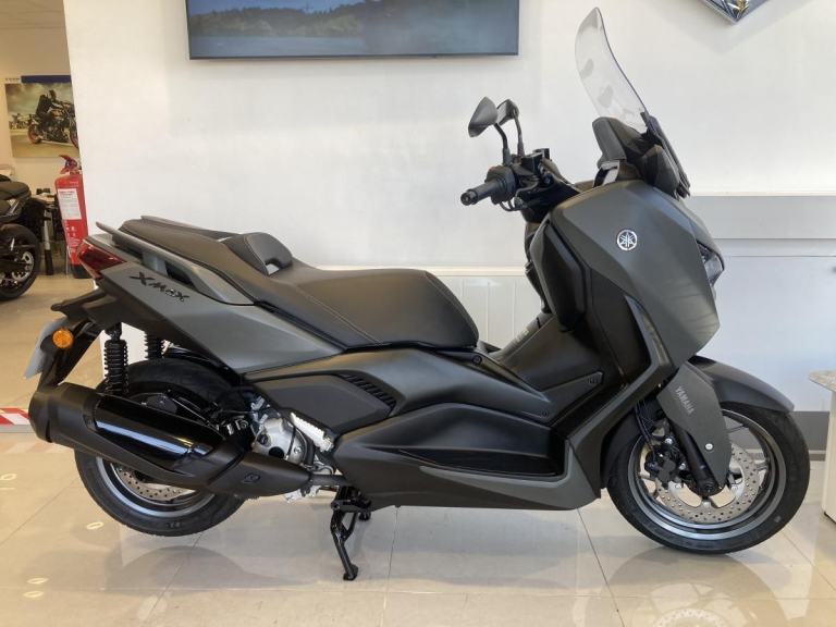 YAMAHA XMAX 300 - 2026- 8 MILES - ONE OWNER- READY TO GO ! 
