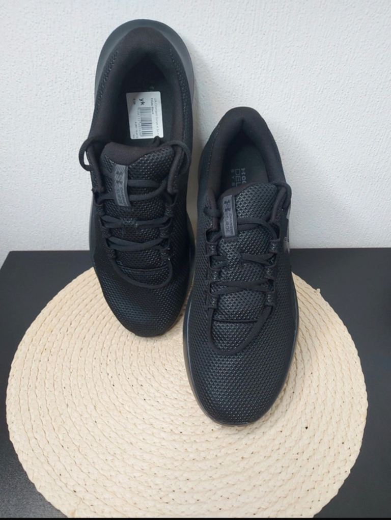 Under armour charged surge 4 men’s trainers