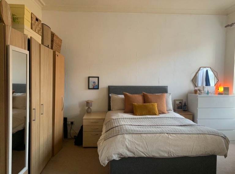 Very large and spacious, 5 bedroom, HMO flat in Leith – available mid January