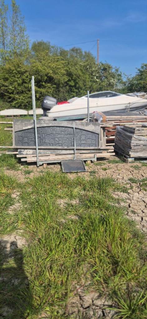Pavers pots concrete  business 
