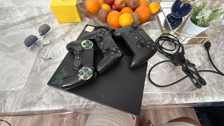 Ps4 3 controllers 