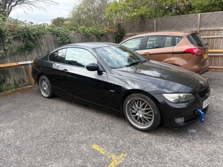 BMW 320i Coupe 2009 spare or repair