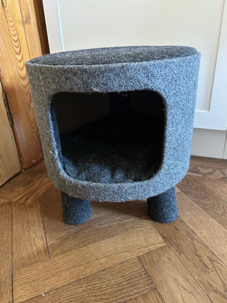 Cat / Dog Bed / Den / Stool