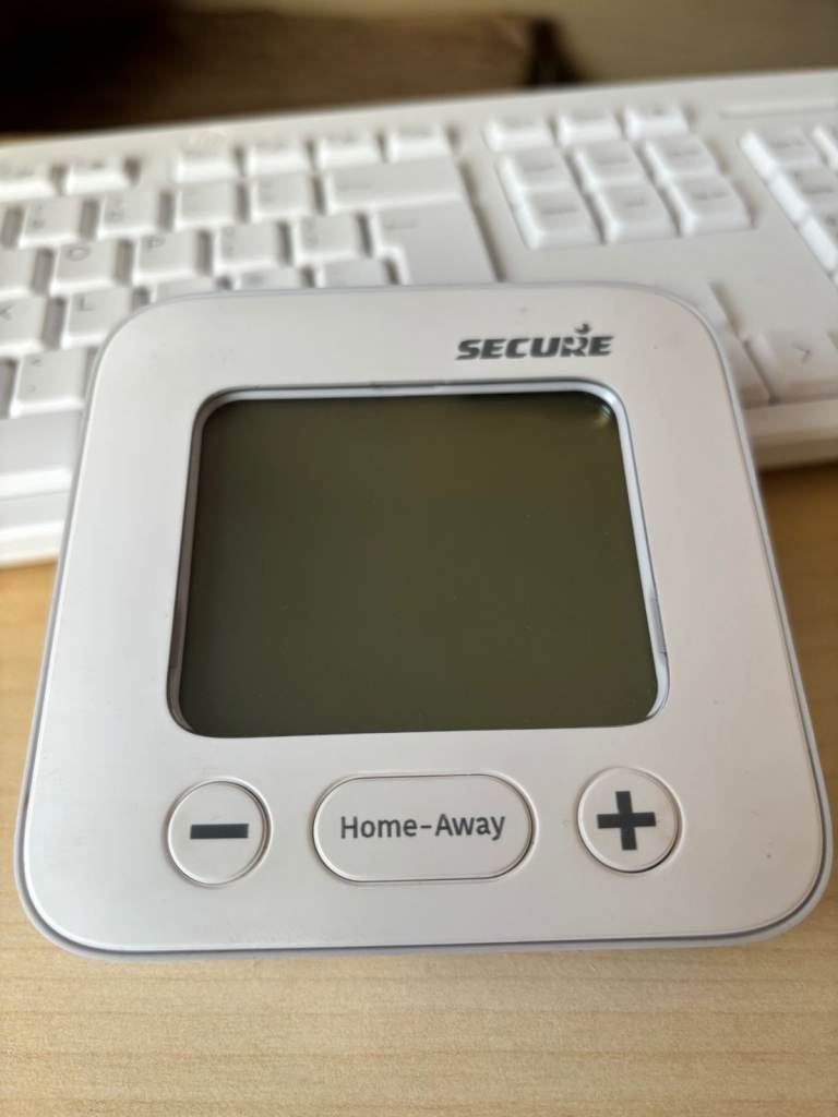 Secure PTD Programmable Smart Thermostat – Excellent Condition