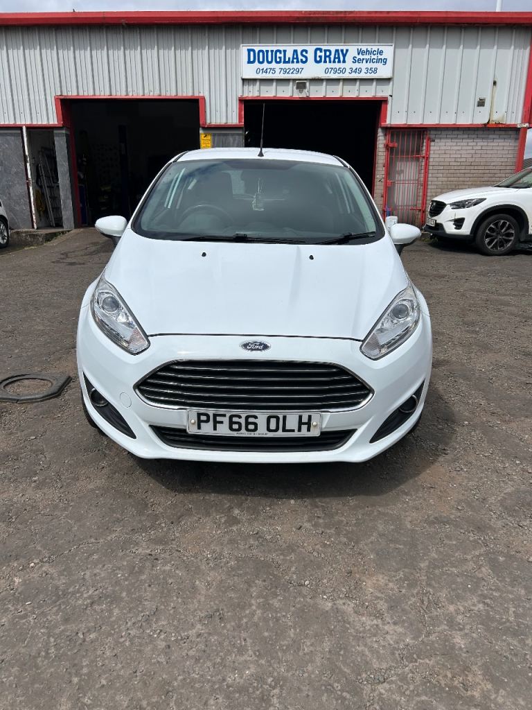 Ford, FIESTA, Hatchback, 2016, Manual, 1241 (cc), 3 doors