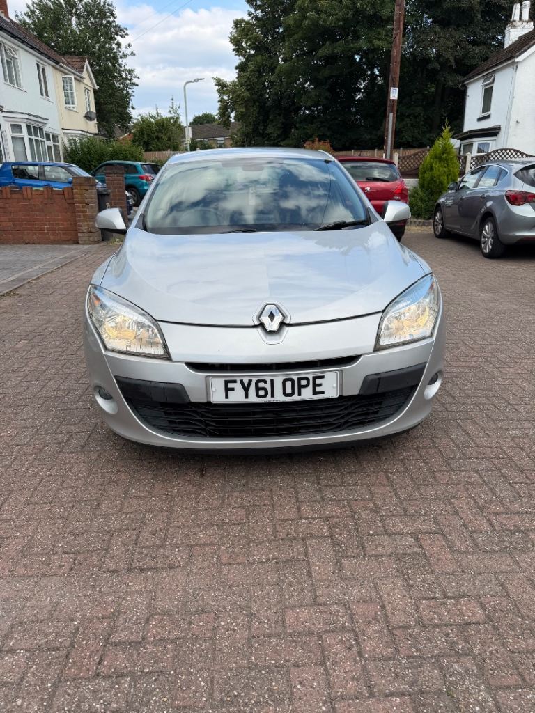 Renault, MEGANE, Hatchback, 2011, Manual, 1870 (cc), 5 doors