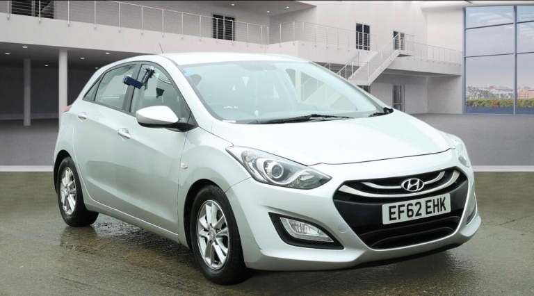  Hyundai i30 1.6 CRDi Active Auto Euro 5 5dr Diesel Automatic