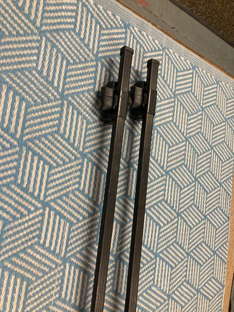 Roof Bars - Halfords System suitable for many cars COLLECTION ONLY PLEASE 