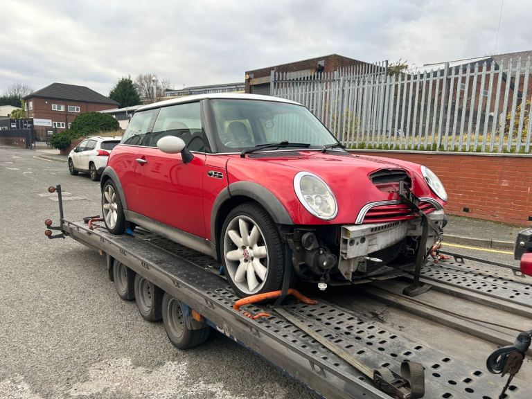 Breaking 2002 Mini Cooper S supercharged 