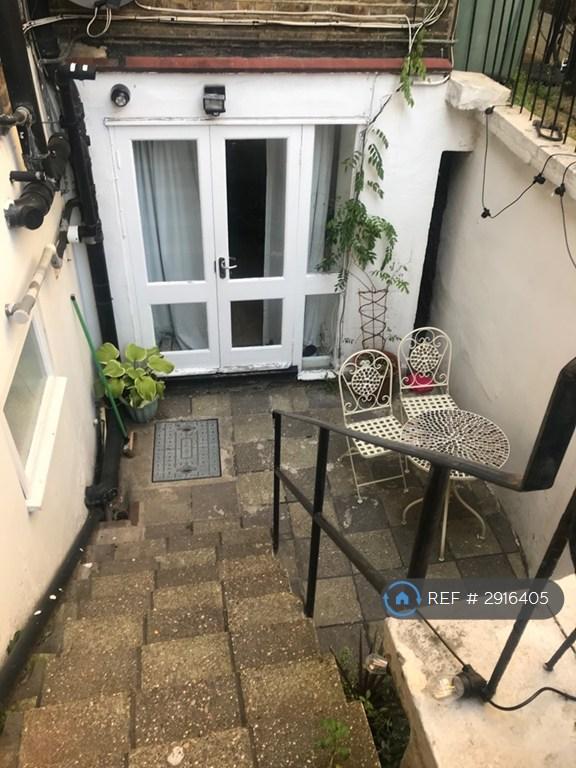 Studio flat in Battersea Rise, London, SW11 (#2916405)