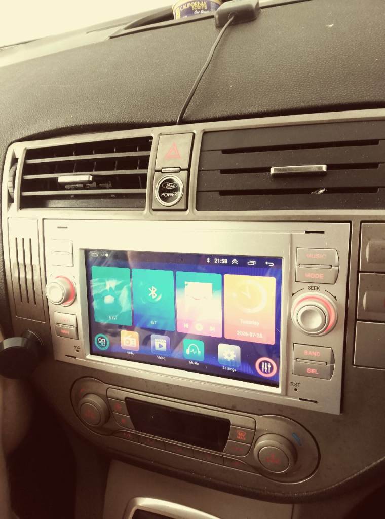 Ford kuga stereo, sat nav, "brand new"