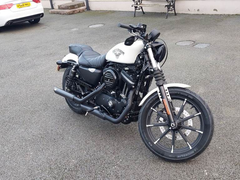 Harley-Davidson 883 IRON