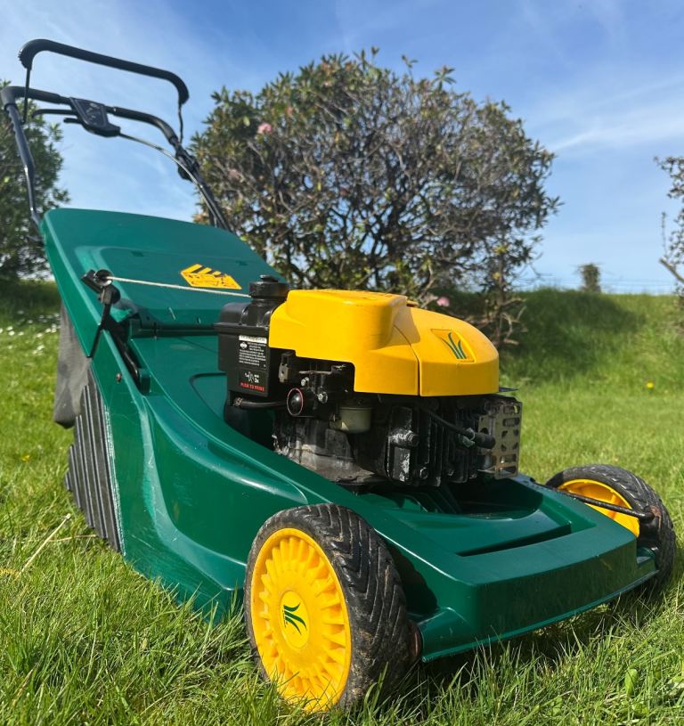 MTD composite petrol roller lawnmower VGC variable speed Selfdrive 190cc Briggs 18” mower serviced
