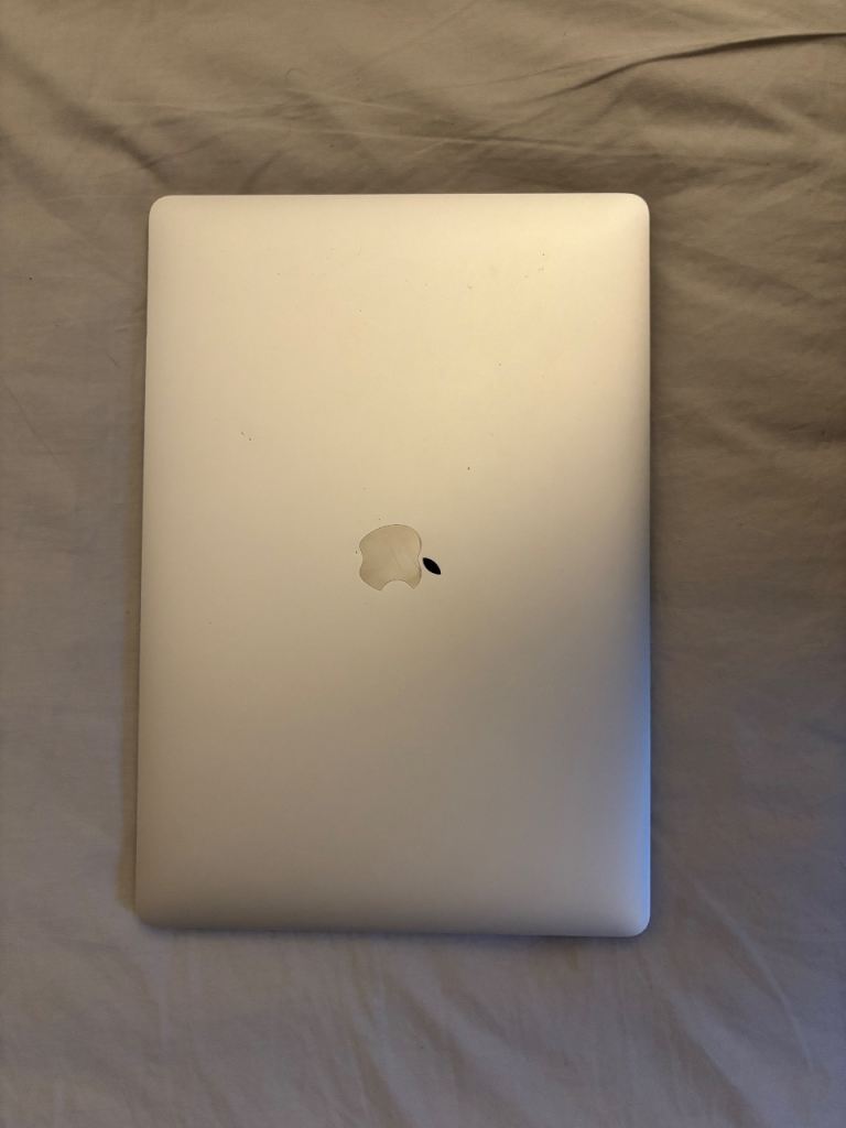 MacBook Pro 15-inch 2017 – Intel Core i7, 16GB RAM, SSD