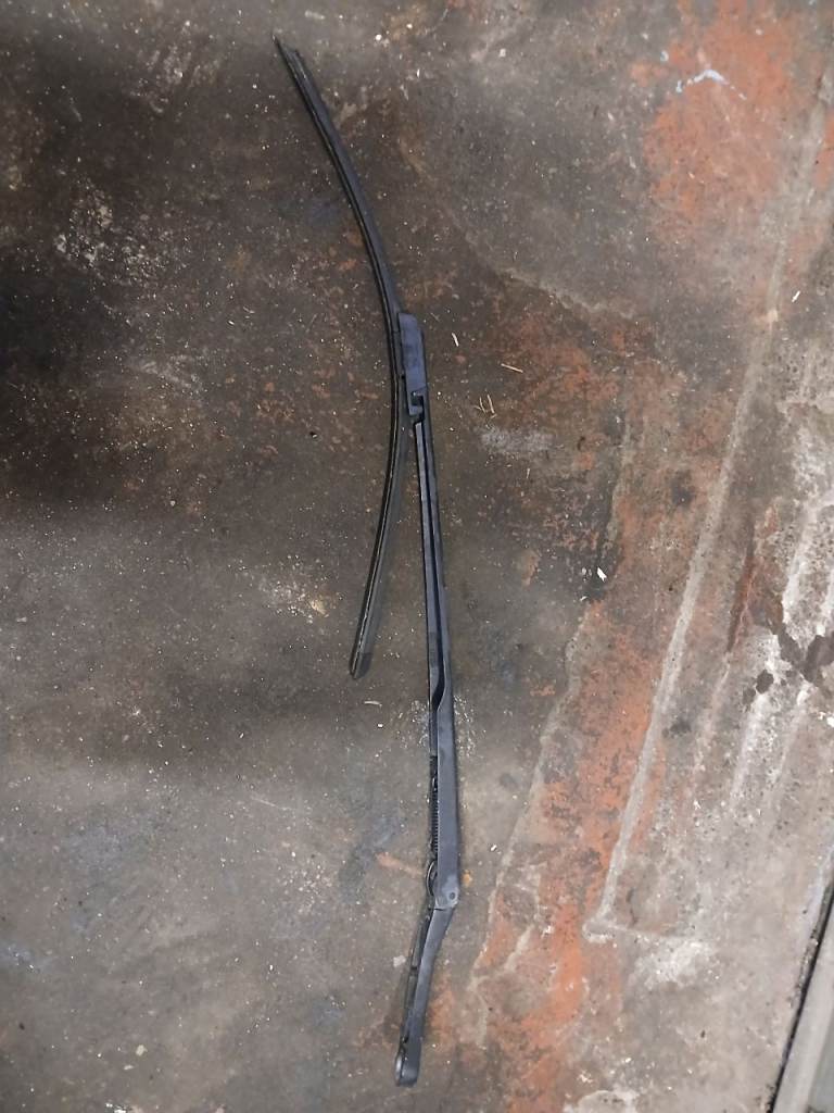 Audi A6 C6 2004-11 Front Windshield Wiper Arm Genuine