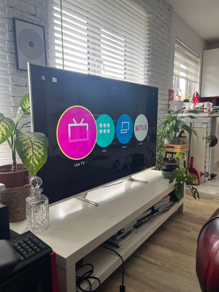 Panasonic 58 inch TX-58EX700B TV Television