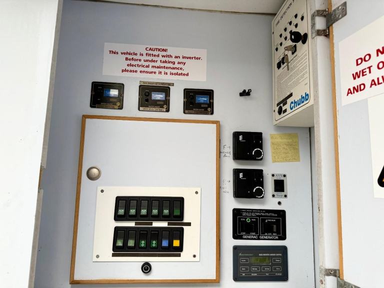 2008 DAF LF45.220 EXHIBITION BUS CAMPER MOTORHOME RACEVAN PROJECT 70,000 MILES