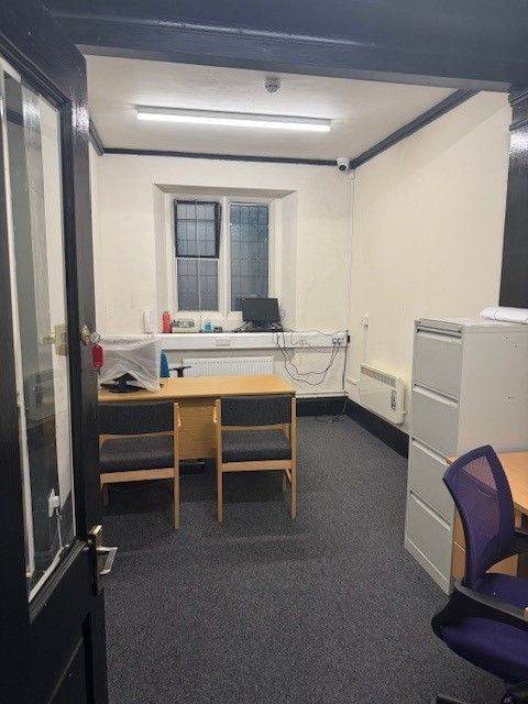 Office space £395 pm all bills included,