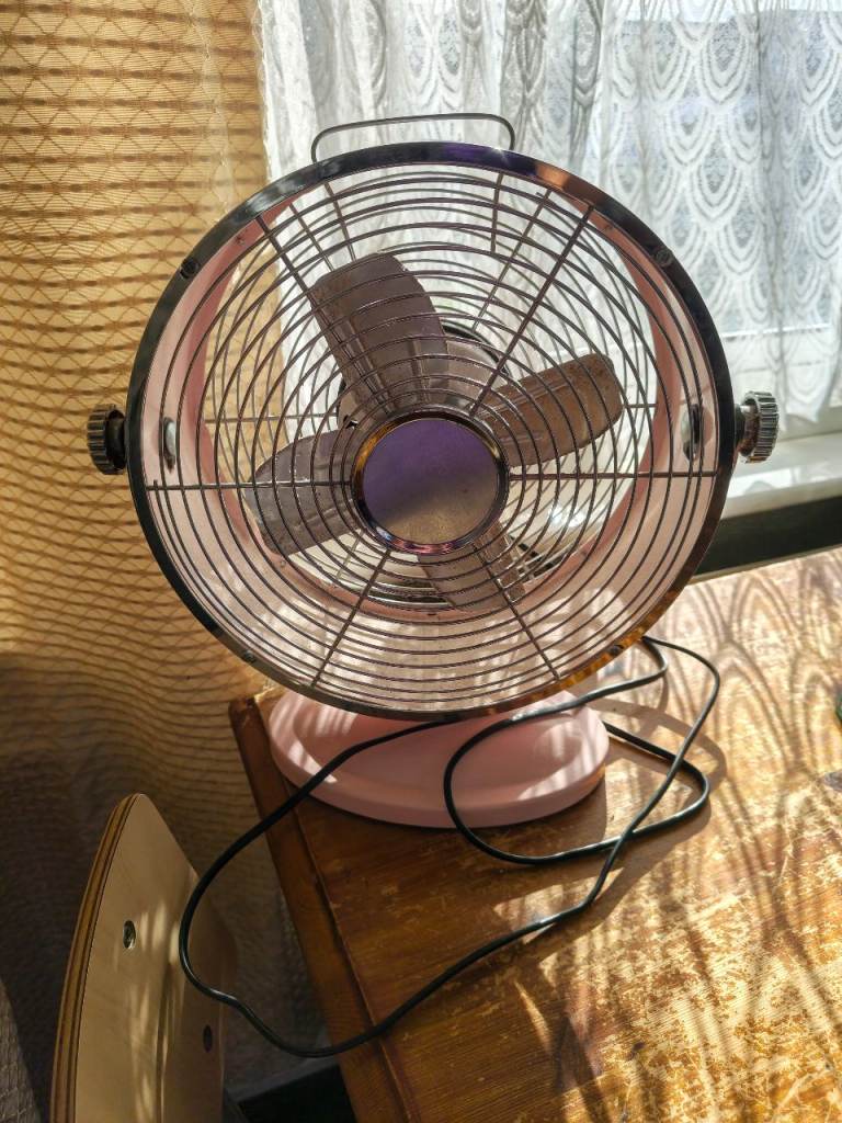 Pink Metal Desk Fan – Good Condition, Works Well