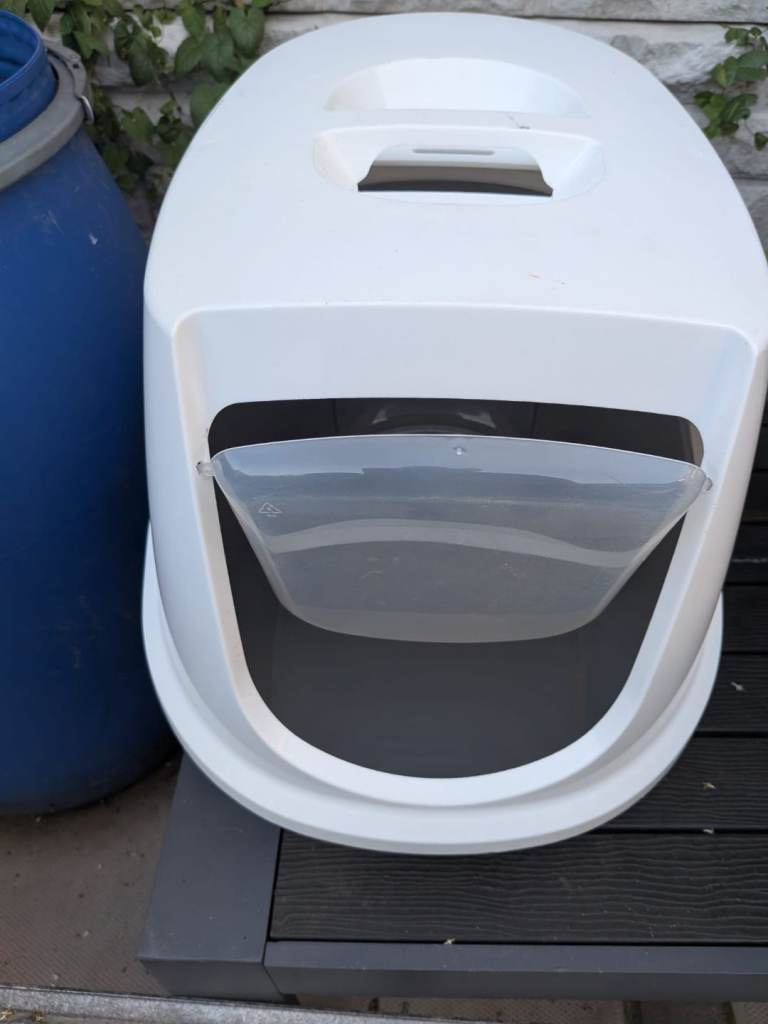 Cat hooded litter box 