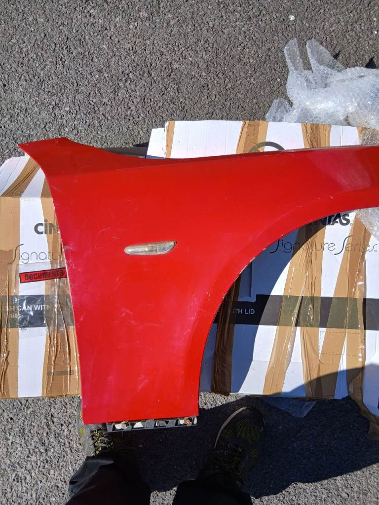 BmW wing £40 