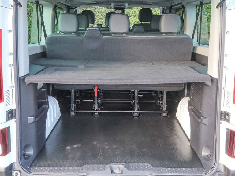 2023 Renault Trafic LL30 Sport Nav 2.0DCI 145BHP L2 LWB 9 SEAT MINIBUS, Rev Cam, Air Con, Cruis M...