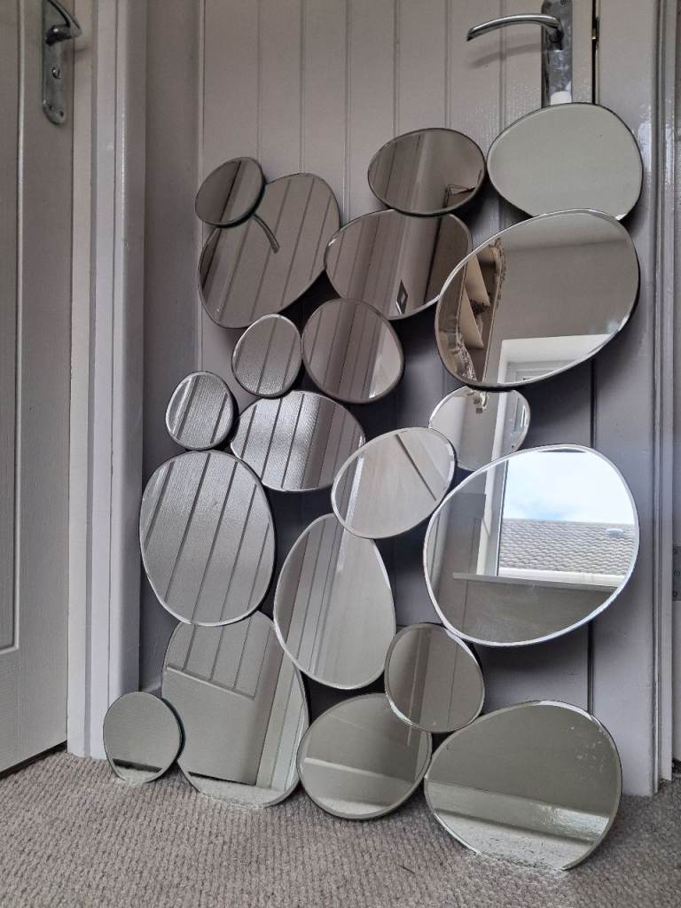 Beautiful quality pebble mirror 