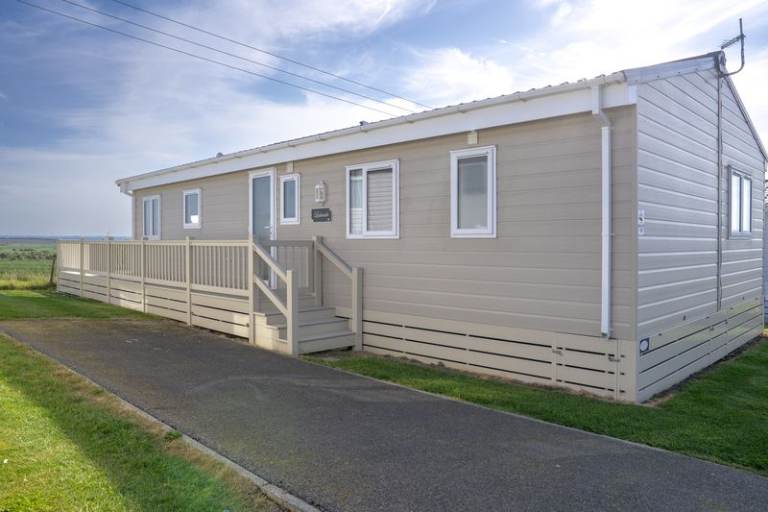 Looking for the perfect coastal retreat? This Delta Resort could be your ideal getaway!