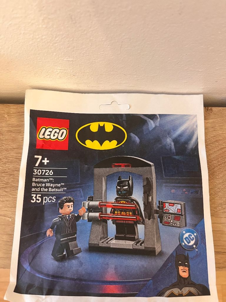 NEW LEGO Batman Bruce Wayne and the Batsuit 30726 Polybag