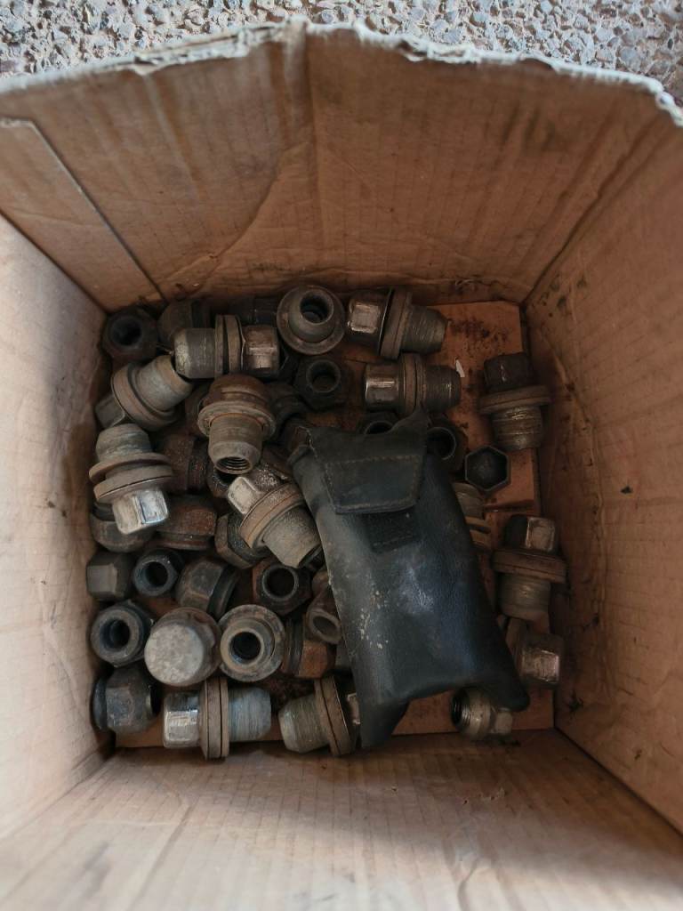 Range Rover P38 wheel nuts 