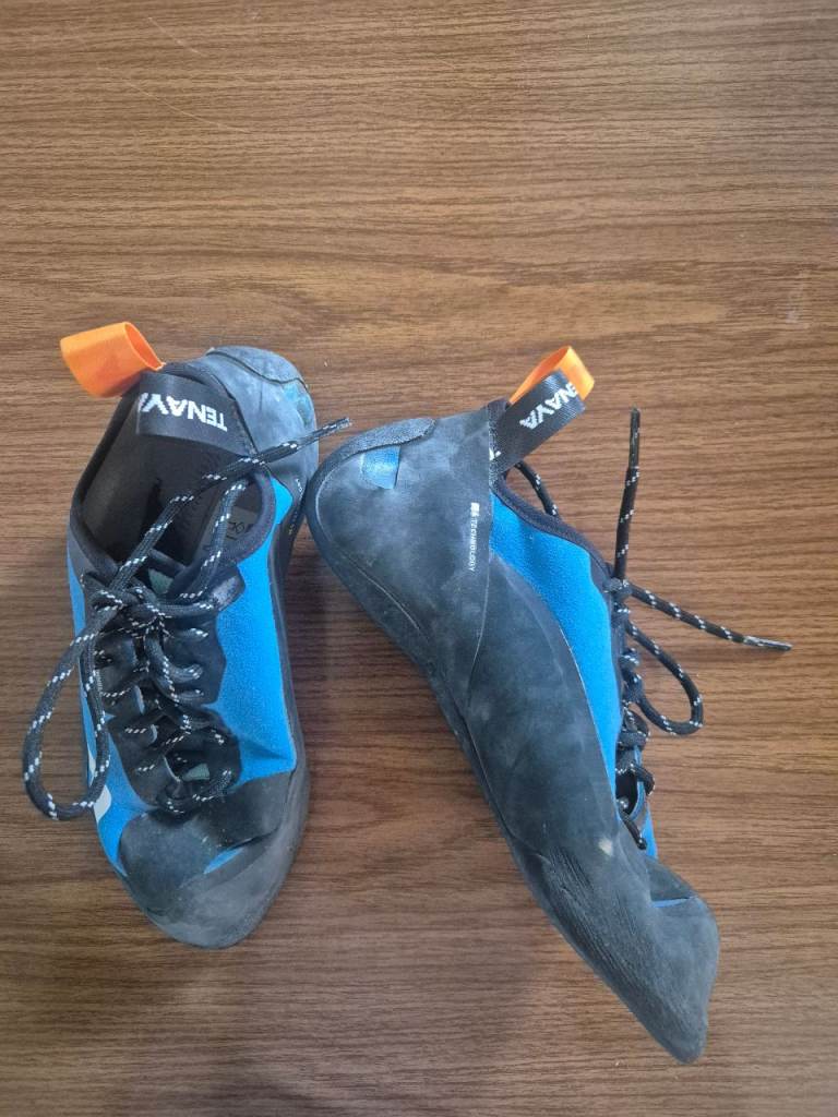 Women climbing shoes