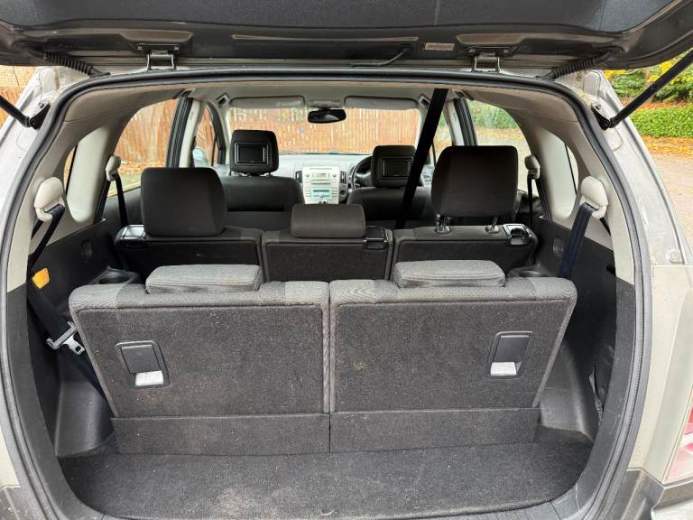 Toyota verso automatic 1.8 petrol 7 seaters ulezfree 