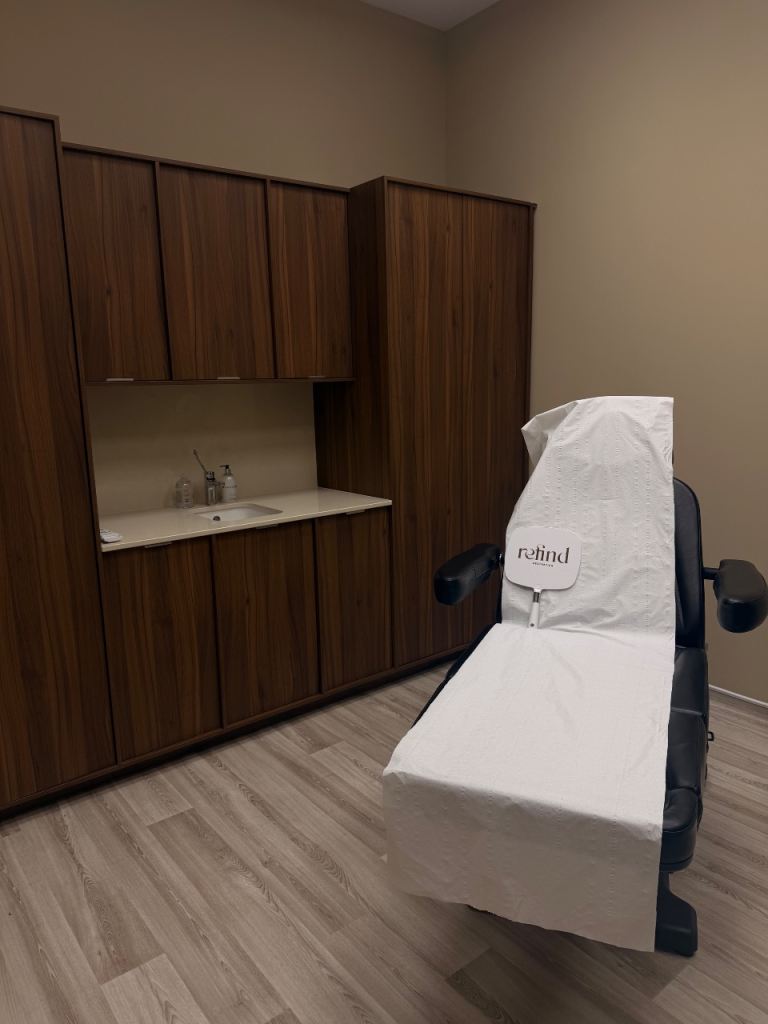 Treatment room for rent in Angel, Islington 