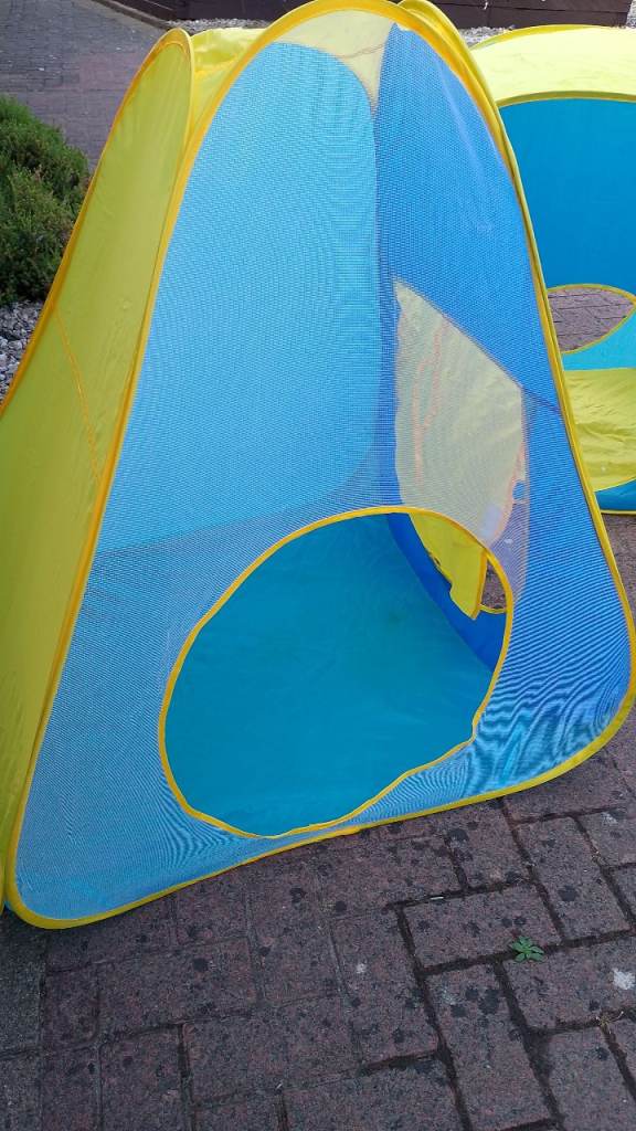 Play tents and tunnel