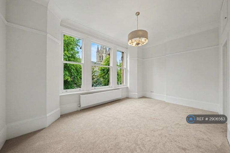 2 bedroom flat in St Johns Park, London, SE3 (2 bed) (#2906563)