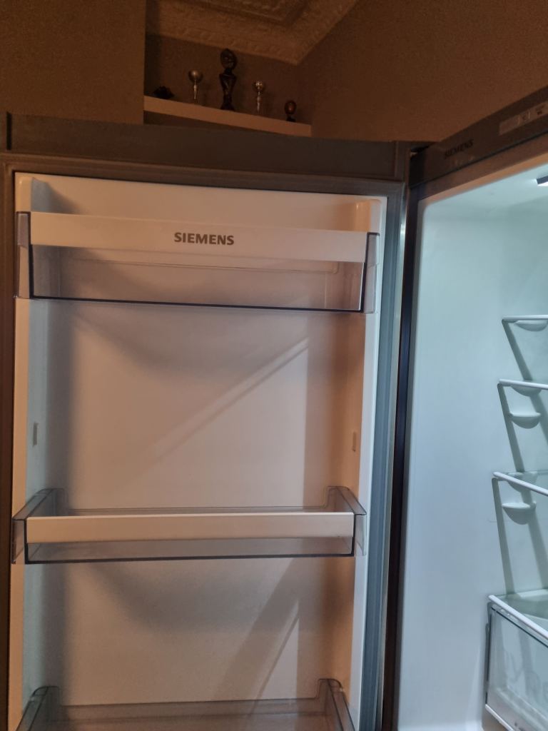 Siemens fridge freezer free standing metal grey 
