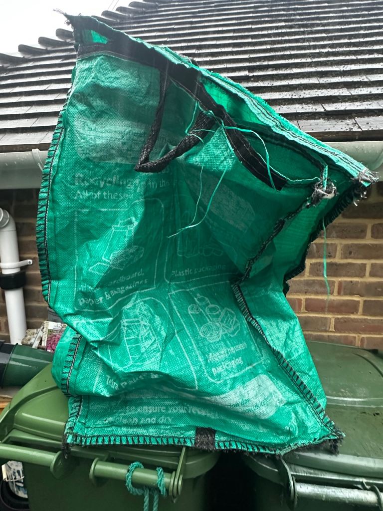 Large Green Garden Waste Bag – Fair Condition