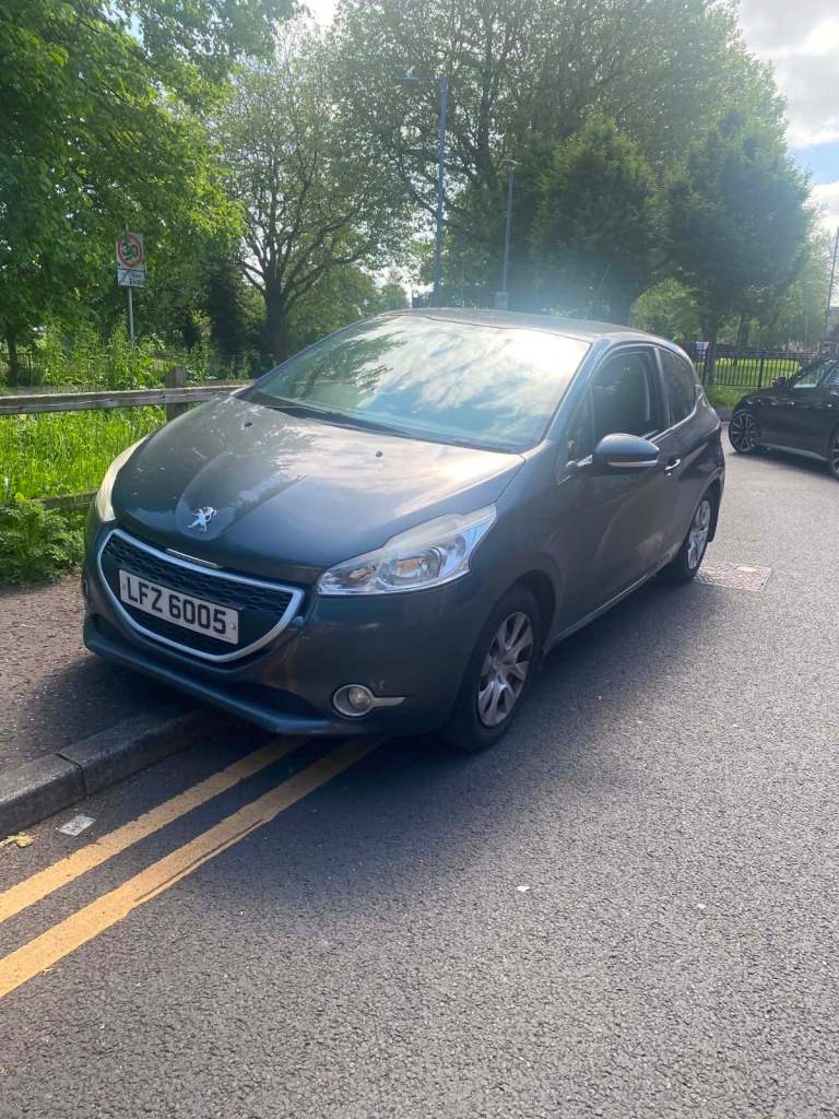 Peugeot, 208, Hatchback, 2012, Manual, 1199 (cc), 3 doors