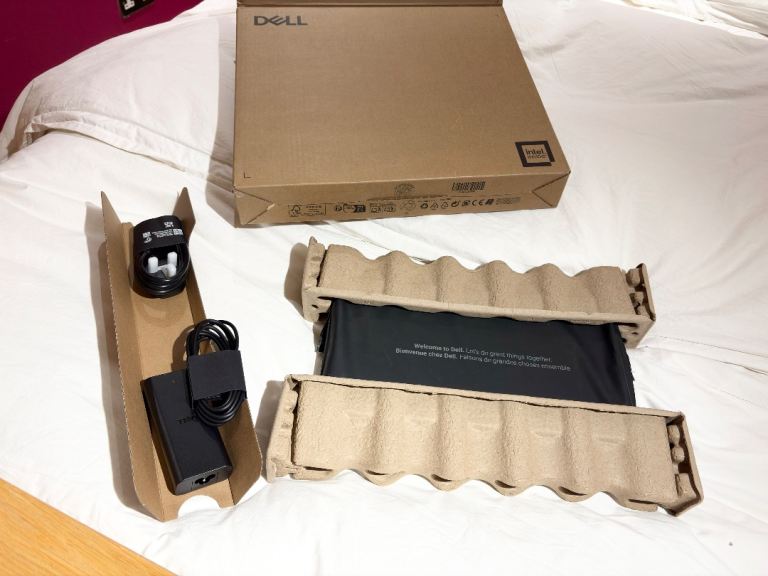 SAVE £1000,LATEST MODEL 3 YEAR WARRANTY BRAND NEW BOX, Dell Pro 14 Premium Laptop ultra 7, 32gb ram 