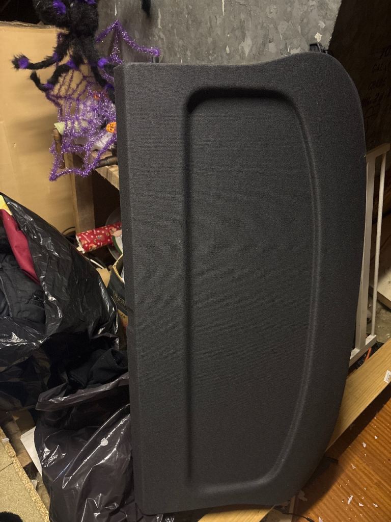 AUDI Q2 Parcel shelf