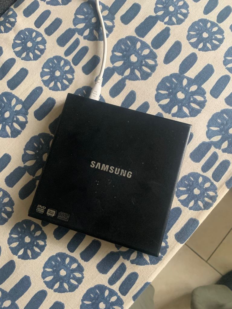 Samsung External DVD Writer Model SE-S084 – Black, Good Condition