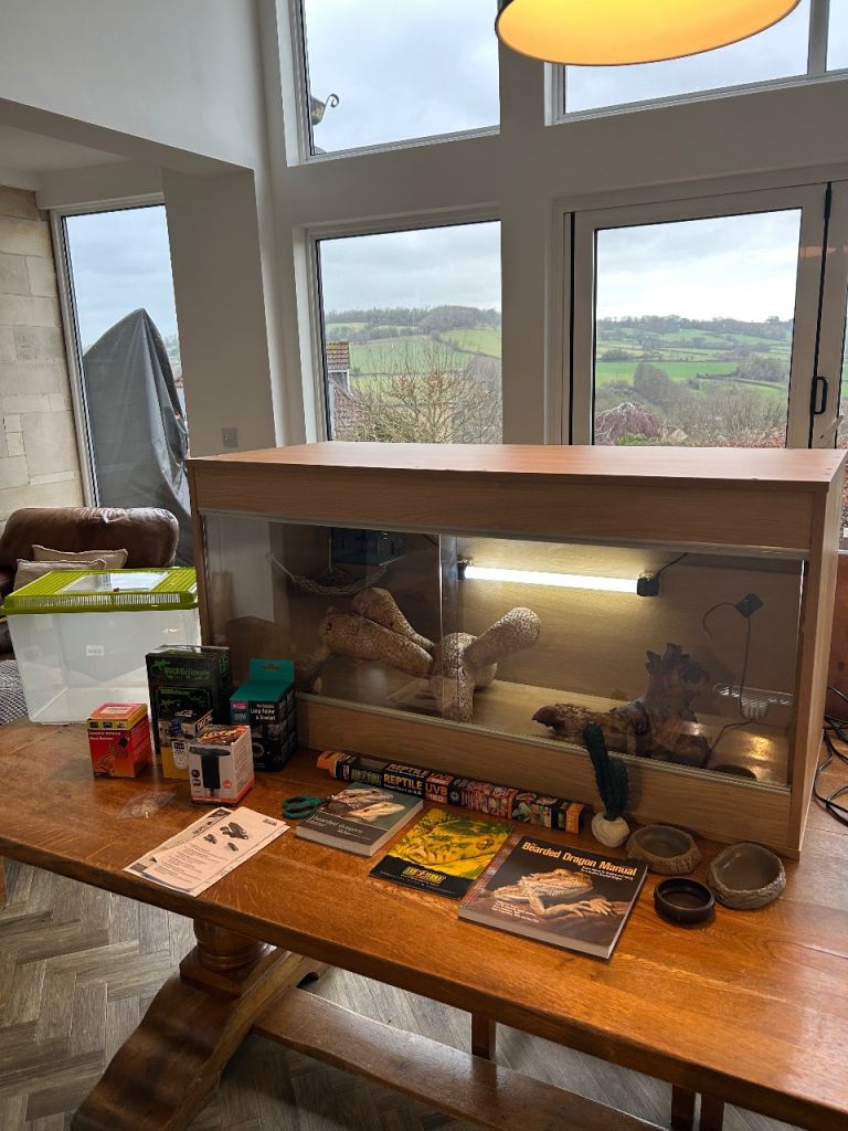 Vivarium and full start up kit/accessories.