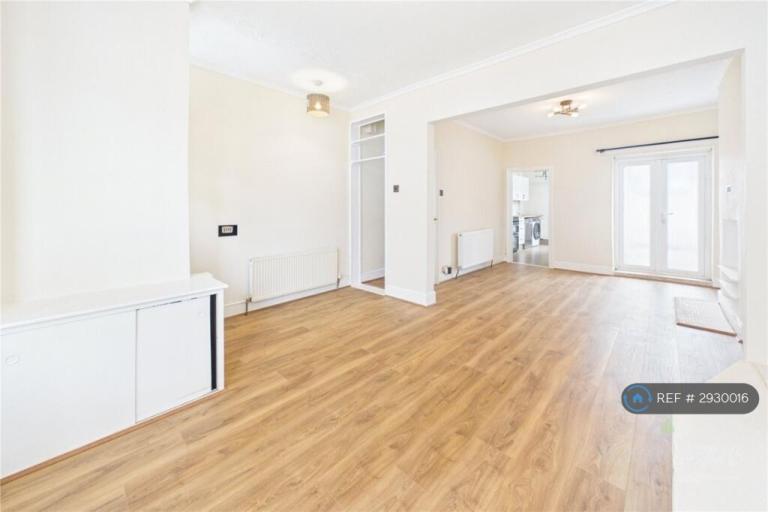 3 bedroom house in Euston Road, Northampton, NN4 (3 bed) (#2930016)
