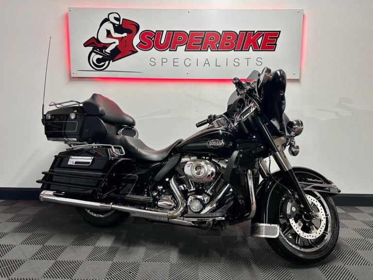 2010 Harley-Davidson Touring 1690 FLHTCU Electra Glide Ultra Classic Tourer