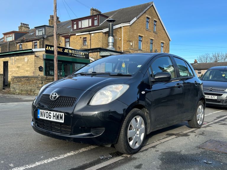 Automatic Toyota Yaris 67k mileage 