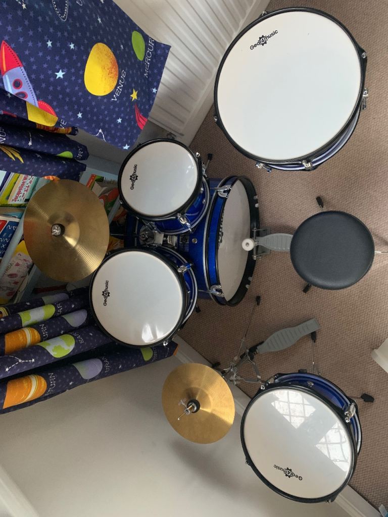 Excellent condition Junior 5 Piece Drum Kit by Gear4music, Blue