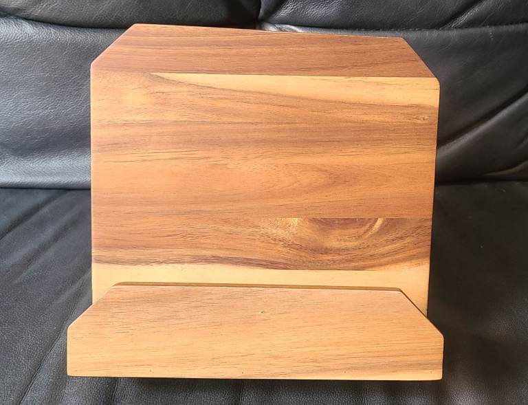 Acacia wood cookbook / tablet stand
