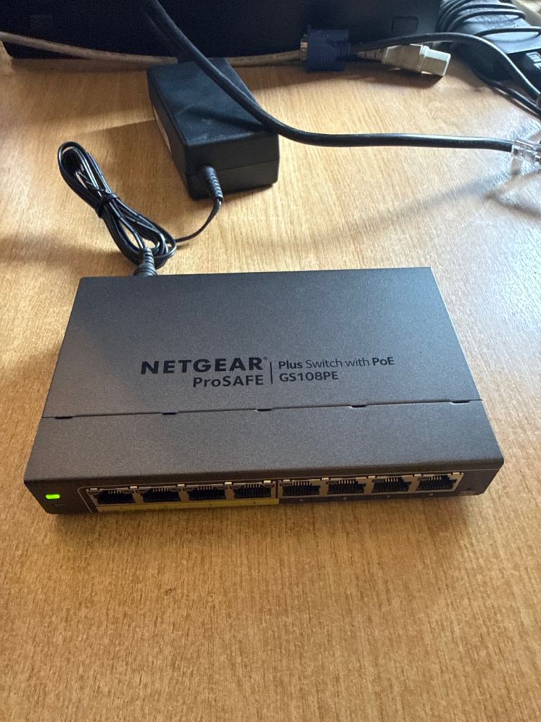 Netgear ProSafe GS108PE V3 Plus 8-Port Gigabit Switch with 4-Port PoE + PSU