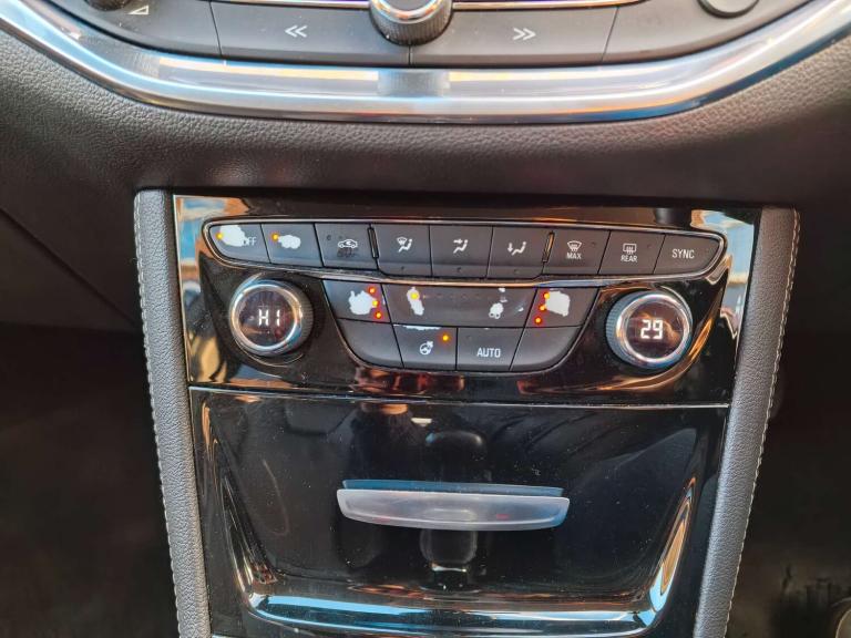 2017 Vauxhall Astra 1.4 Astra Elite Nav T 5dr - Full Service History - High Spec! Hatchback Petro...